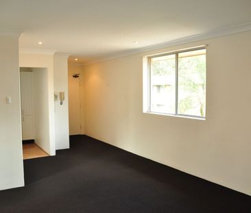 Sun filled 2 bd apt in Sylvania - Photo 2