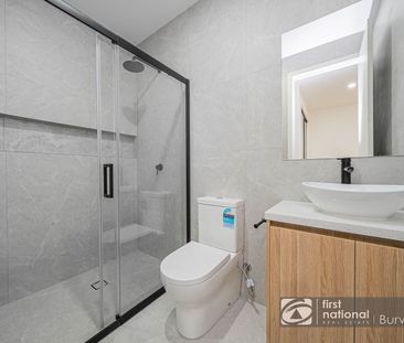 Cozy Single Room with Own Ensuite Bathroom in Brand New Share House... - Photo 6