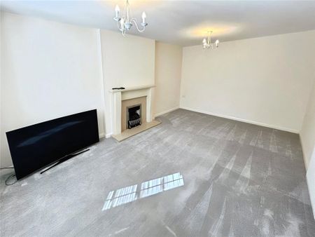 4 bedroom detached house to rent - Photo 2