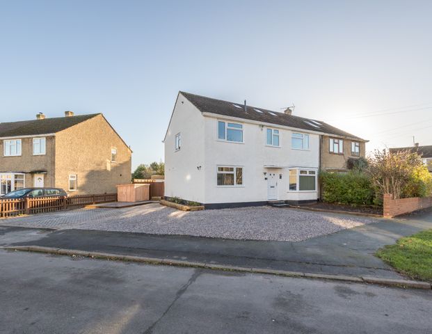OX Living is proud to present this high-quality 8-bedroom co-living property, perfect for working professionals looking for stylish, stress-free living. Room 2 - Photo 1