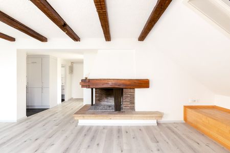 Helle 3,5 Zimmer-Dachwohnung nähe Kronenplatz - Photo 2