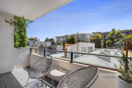 Embrace the Bay: Modern Port Melbourne Living! - Photo 3