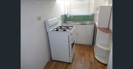 Two Bedroom unit In Central Location - Photo 2