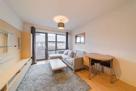 2 bedroom apartment to rent - Photo 2