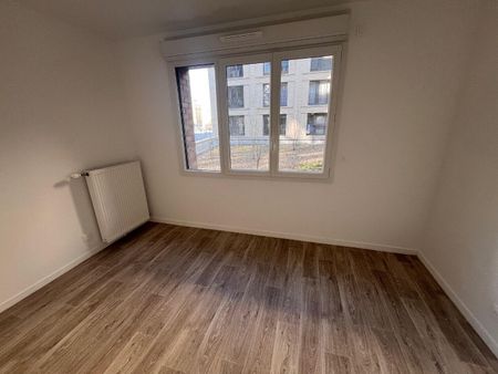 location Appartement T4 DE 78.3m² À BOBIGNY - Photo 2