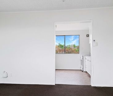 5 Minute Stroll to Upper Hutt City Centre - Photo 3