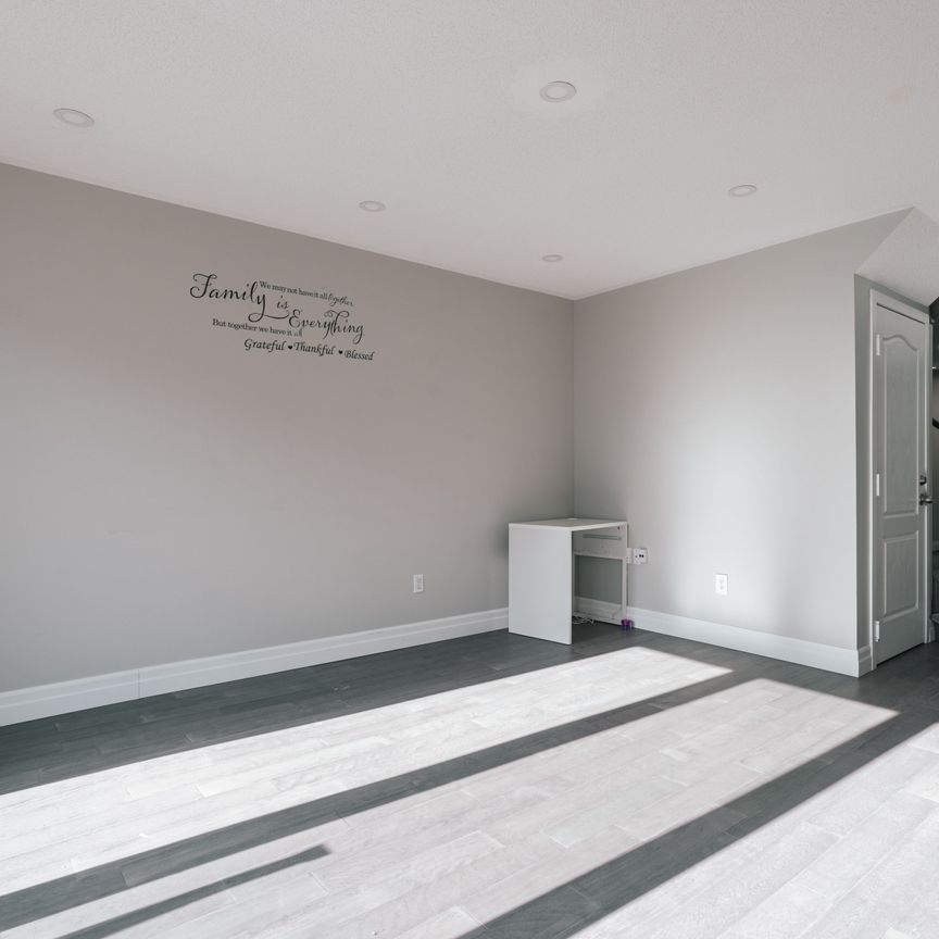 For Lease - 10 Virtues Avenue Unit# Upper, Brampton, Ontario - Photo 1