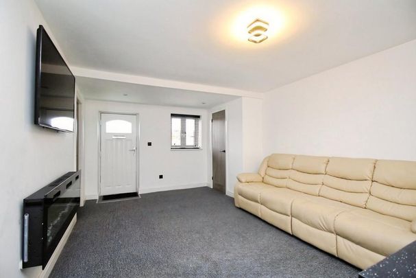 2 bedroom bungalow to rent - Photo 1