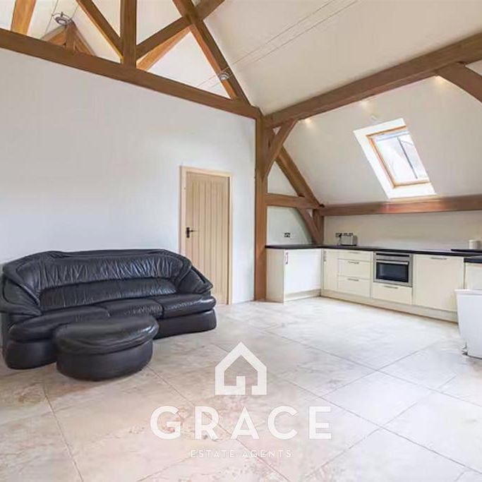 2 bedroom barn conversion to rent - Photo 1