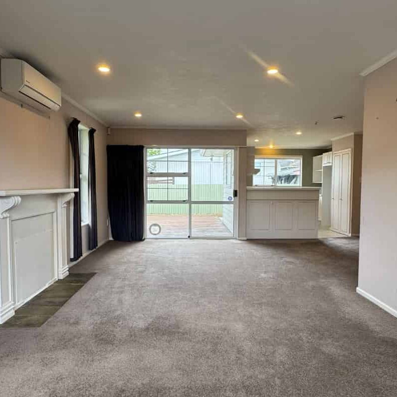 Close to town - Photo 1