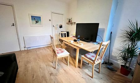 Excellent 3 bedroom student property - Photo 4