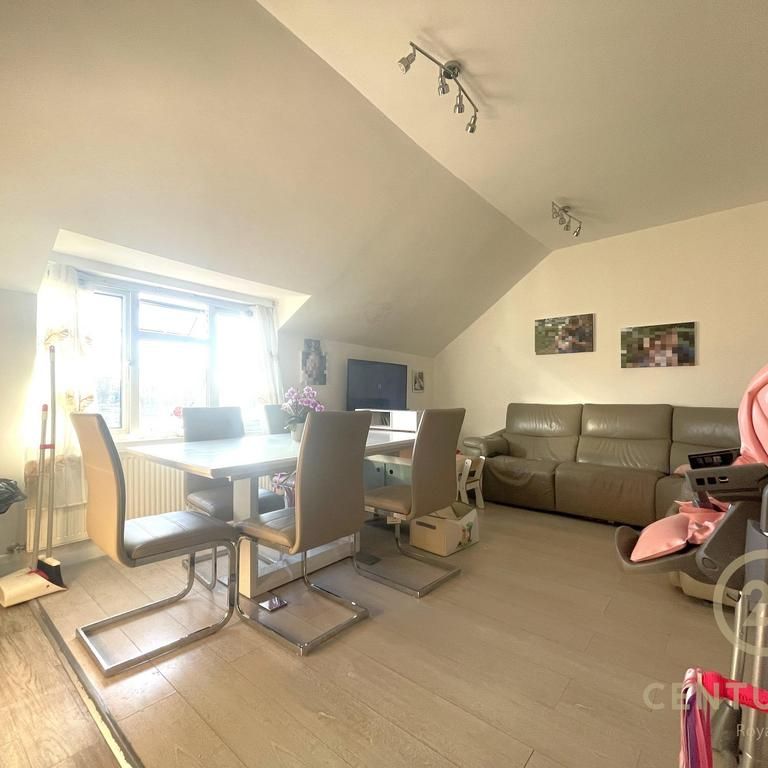 2 bedroom flat to rent - Photo 1