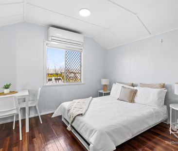 Newly Renovated Furnished Studio Apartment Includes Power & NBN - Photo 3