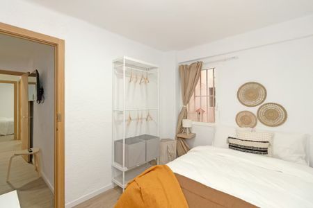 Carrer de Vicent Brull, Valencia, Valencian Community 46011 - Photo 2