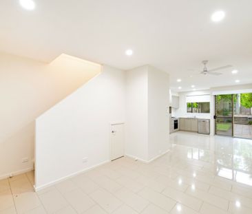 2 Bedroom Townhouse In Great Location - Photo 4