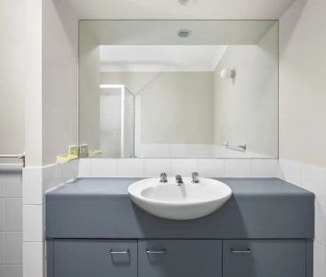 3 bedroom townhouse close to the CBD - Photo 6