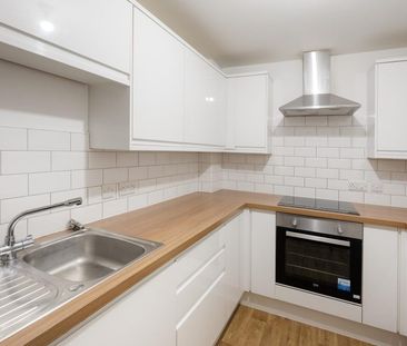 1 Bed Flat - Photo 3