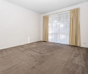 EASY TO MAINTAIN UNIT IN CAULFIELD SOUTH - Photo 2