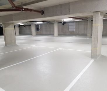 Moderne Gartenwohnung mit Terrasse in neuwertigem Wohnkomplex - Photo 2