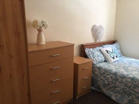 8 bedroom house share to rent - Photo 4