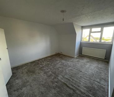 3 bedroom detached bungalow to rent - Photo 3