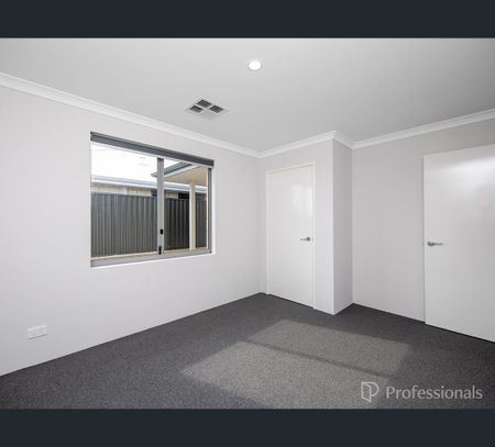 27 Bonfire Chase, Eglinton, WA 6034 - Photo 2