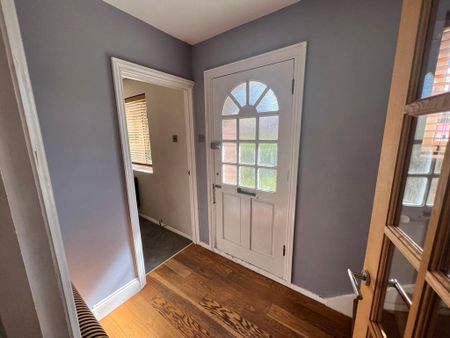 3 bedroom semi-detached house to rent - Photo 2