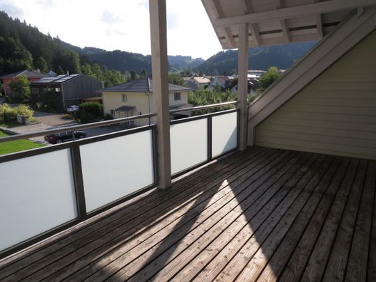 Moderne 4.5-Zimmer-Maisonette-Wohnung in idyllischer Lage - Foto 1