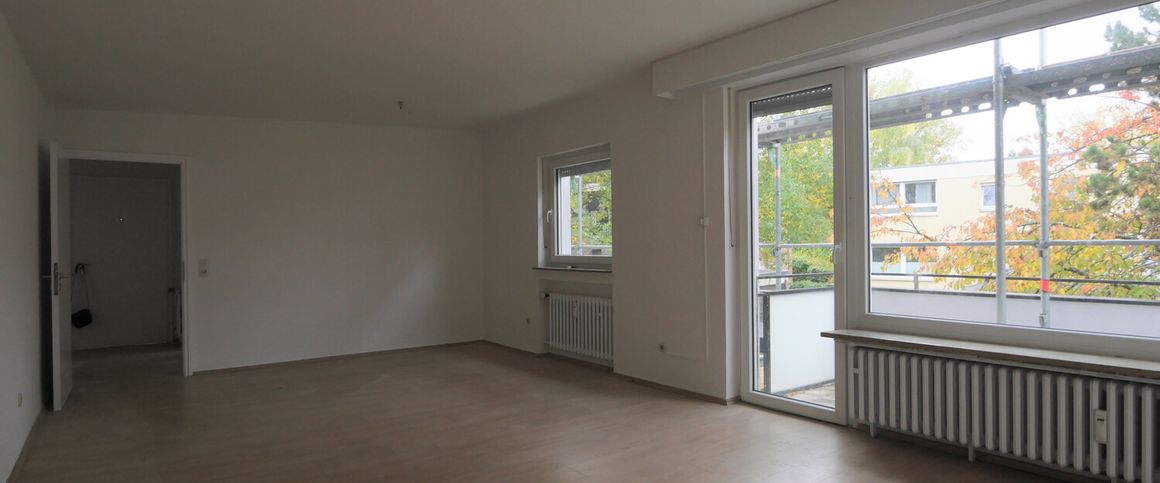 Willkommen in Ihrem neuen Zuhause! Weitläufige 4-Zimmer-Wohnung mit zwei Balkonen. - Foto 1