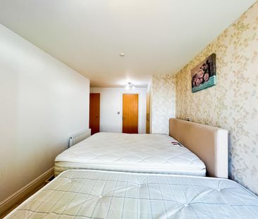 2 bedroom flat to rent - Photo 2