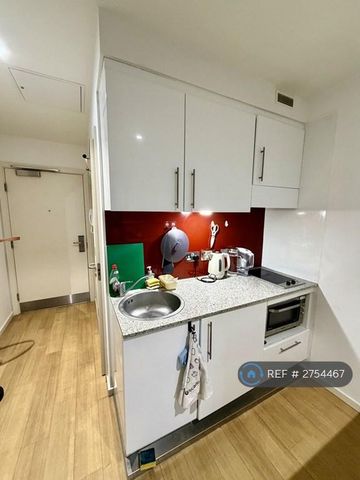 Studio to rent - Photo 5