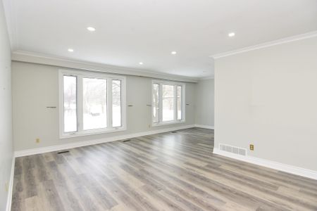 For Lease - 70 Greystone Crescent, Halton Hills, Ontario - Photo 2