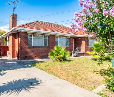 Terrific Tulla! - Photo 6