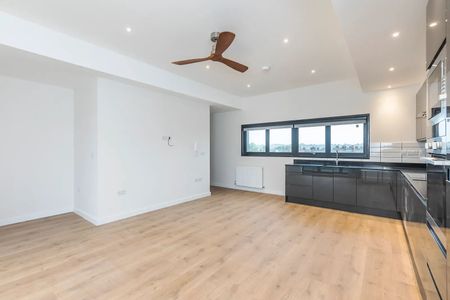 Oakland Road, Crickelwood, NW2 - Photo 2