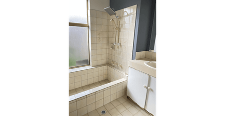 Brand New Carpets and Freshly Painted... - Photo 4