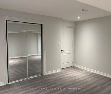Detached Home For Lease | N9256054 - Photo 6
