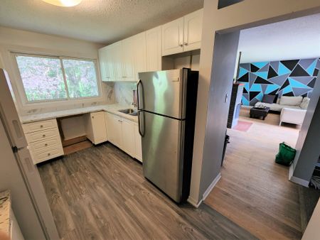 For Lease - 14 Greenwich Avenue, Cityview - Parkwoods Hills - Rideau Shore, Ontario - Photo 5