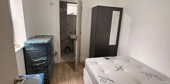 5 bedroom apartment to rent - Photo 2