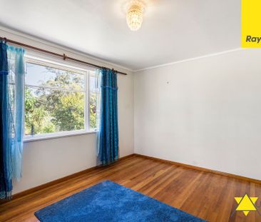 Six Bedrooms and Two Bathrooms in Glen Eden! PETS NEGOTIABLE! - Photo 6