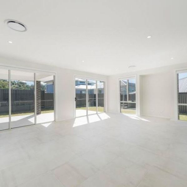 7 Windross Drive, Warners Bay NSW 2282 - Photo 1