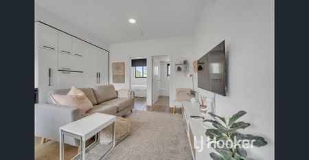 Lovely 1 Bedroom Apartment with On-street Permit Parking - Photo 4