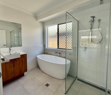 11 Glenthorne Street, Redland Bay, Qld 4165 - Photo 1