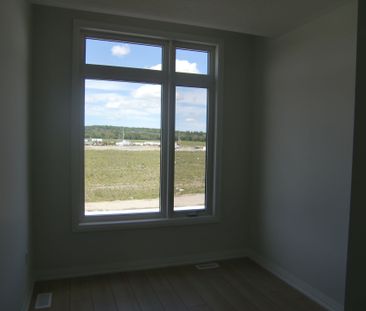 For Lease - 39 Sandels Avenue, Richmond Hill, Ontario - Photo 4