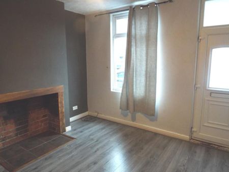 2 bedroom terraced house to rent - Photo 2