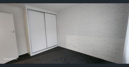 Spacious 1 Bedroom Unit with Carport - Photo 3