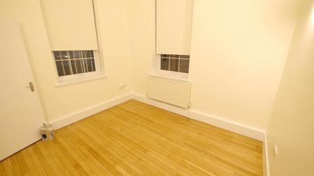 3 bedroom flat to rent - Photo 5