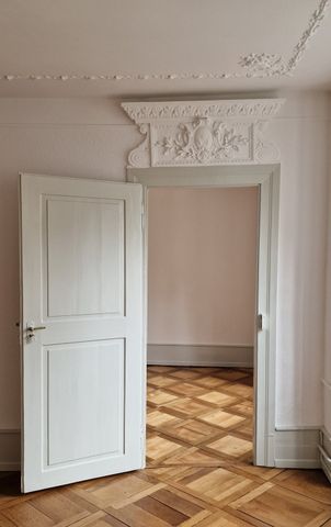 teilsaniertes Altstadtbijou / 2. Stock mit Lift - Photo 5