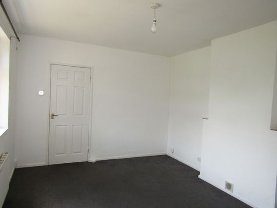 3 bed House - To Let - Photo 1