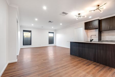 Brand New Luxurious Family Home in Popular Brooklyn Fields Estate! A MUST SEE! - Photo 4