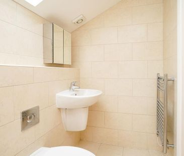 1 bedroom mews to rent - Photo 3